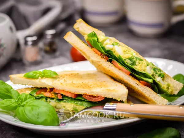 Фото блюда: Сэндвич с авокадо и яйцом