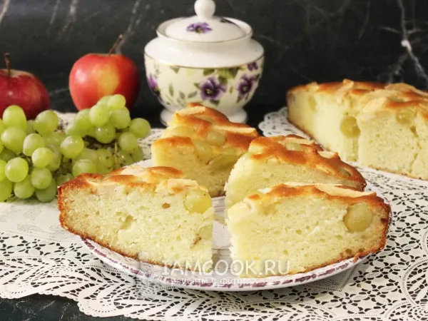 Фото блюда: Пирог с яблоками и виноградом в духовке