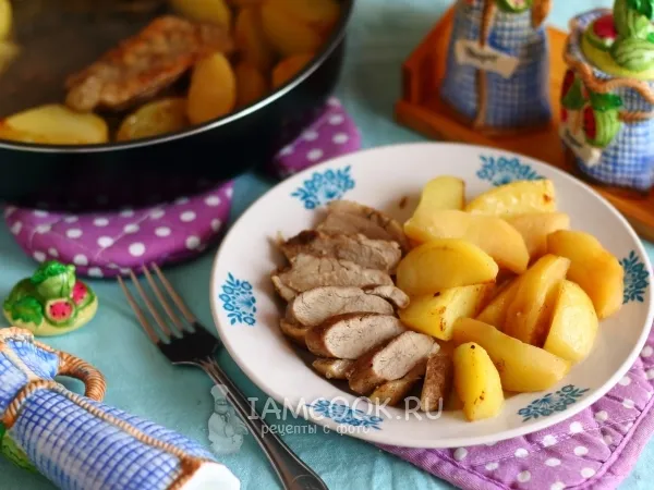 Фото блюда: Утиная грудка с яблоками и картофелем