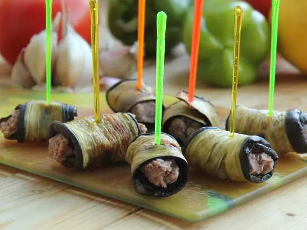 Фото блюда: Рулетики из баклажанов с орехами