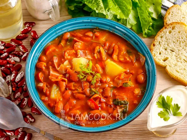 Фото готового блюда: Суп из красной фасоли с копченостями