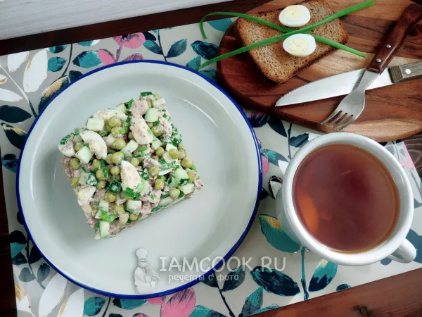 Фото блюда: Салат «Оливье» из рыбных консервов