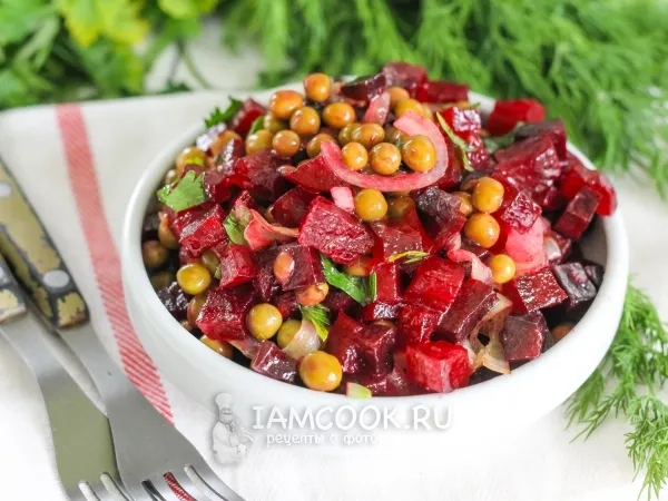 Фото блюда: Салат со свеклой и горошком