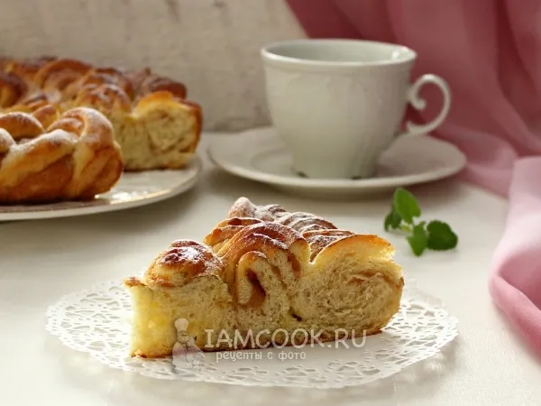 Фото готового блюда: Пирог с корицей и сахаром