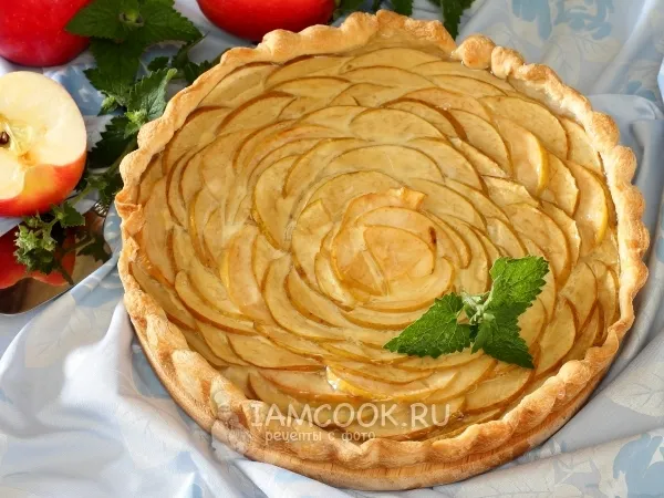 Фото готового блюда: Яблочный тарт с желе и пудингом