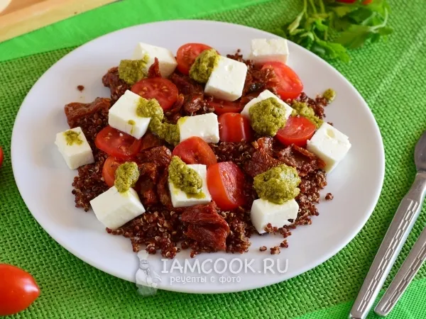 Фото готового блюда: Салат из киноа с вялеными томатами и фетой