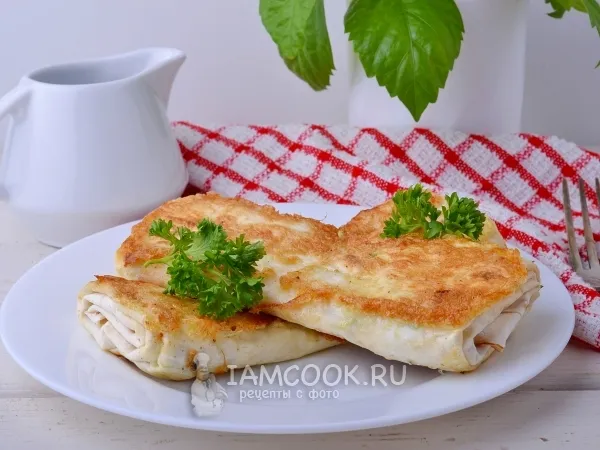 Фото готового блюда: Лаваш с сыром на сковороде
