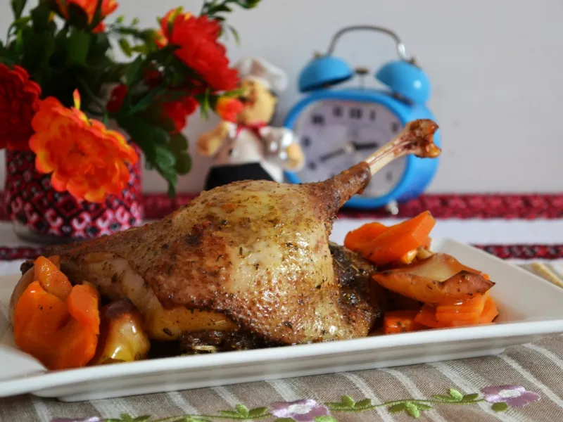 Фото готового блюда: Гусь кусочками в духовке в рукаве