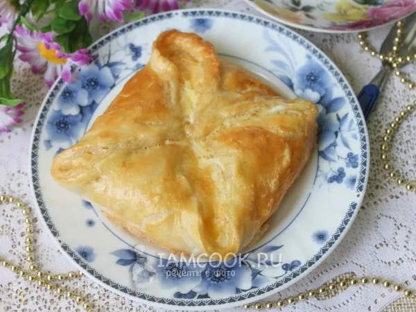 Фото блюда: Хачапури с сыром (из слоеного теста)