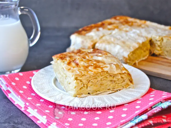 Фото готового блюда: Пирог из лаваша с капустой