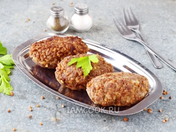 Фото готового блюда: Котлеты с гречкой и фаршем