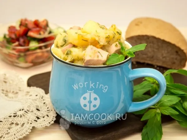 Фото блюда: Тушёная картошка с колбасой