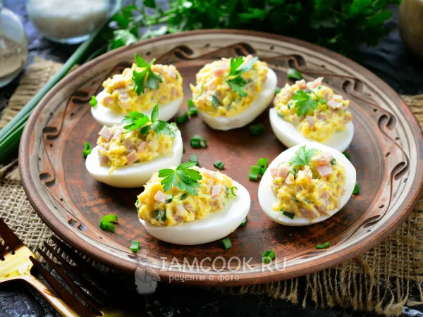 Фото блюда: Яйца, фаршированные ветчиной и сыром