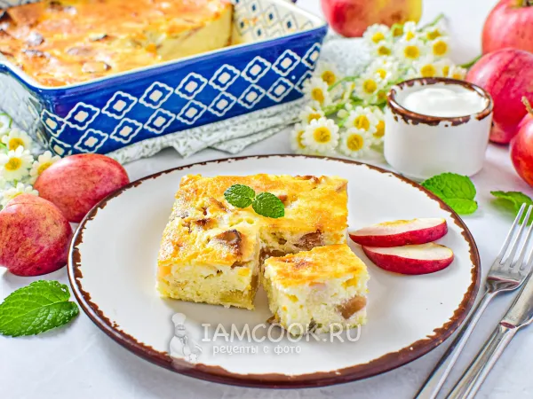 Фото блюда: Творожная запеканка с яблоками и манкой в духовке