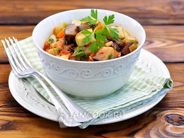 Фото готового блюда: Овощное рагу с баклажанами и кабачками в мультиварке