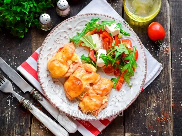 Фото блюда: Куриные отбивные в духовке с творогом и сыром