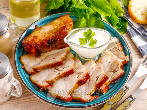 Фото готового блюда: Свиная грудинка с хрустящей корочкой в духовке