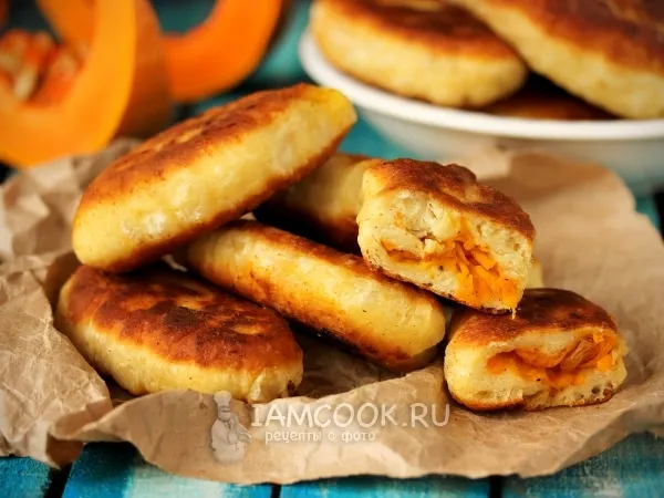 Фото готового блюда: Пирожки с тыквой на кефире