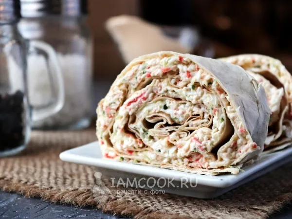 Фото готового блюда: Закуска из лаваша с крабовыми палочками