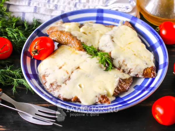 Фото готового блюда: Отбивные из печени с брынзой