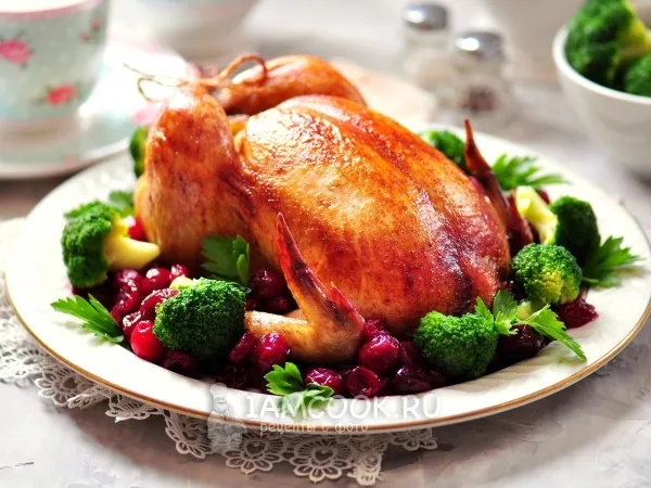 Фото блюда: Цыпленок, запеченный с клюквой