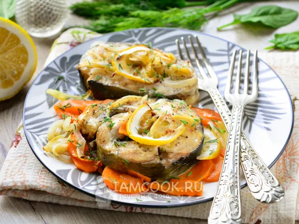 Фото блюда: Сом в духовке в фольге