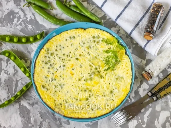 Фото готового блюда: Омлет с брынзой и зеленым горошком