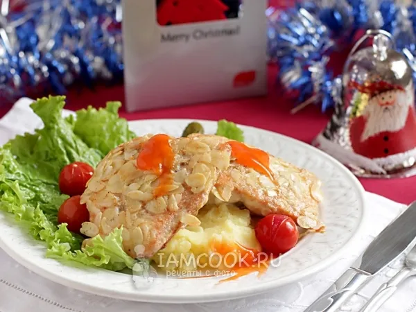 Фото блюда: Горбуша в миндальной корочке на пюре с васаби