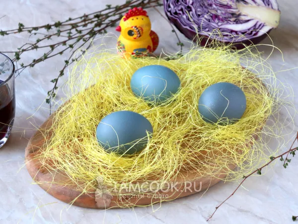 Фото готового блюда: Яйца крашеные капустой (синие)