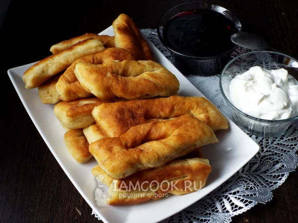 Фото готового блюда: Пышки-вертушки на кефире