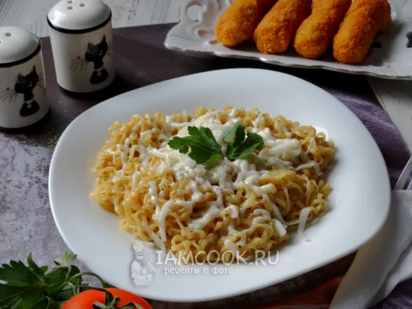 Фото блюда: Лапша быстрого приготовления с сыром