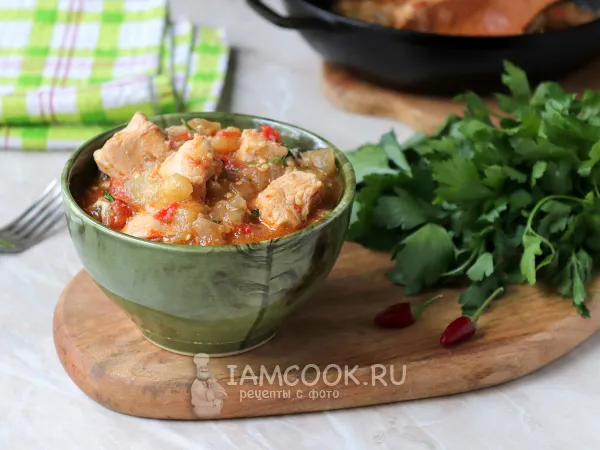 Фото блюда: Тушеная курица с баклажанами и помидорами