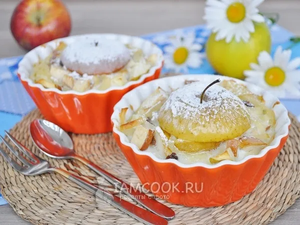 Фото готового блюда: Лапшевник «Детский» с яблоком и изюмом