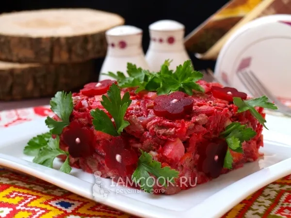 Фото блюда: Салат с говядиной, свеклой и морковью