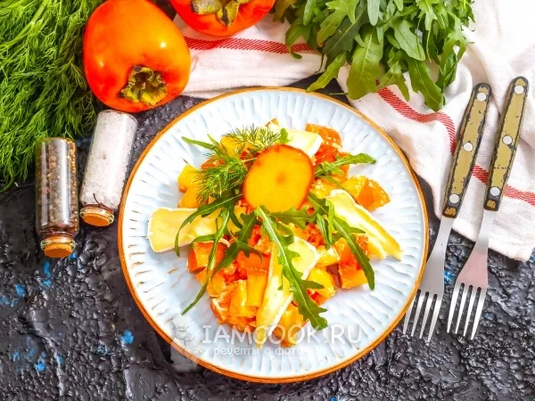 Фото блюда: Салат с хурмой и сыром Бри