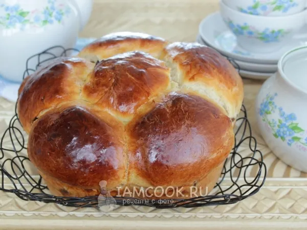 Фото готового блюда: Французские булочки бриошь с изюмом