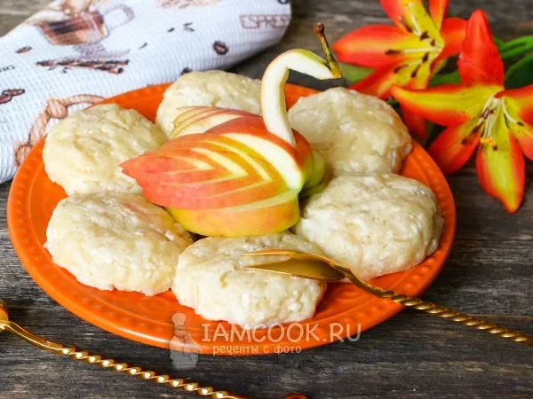 Фото блюда: Сырники на пару с яблоком