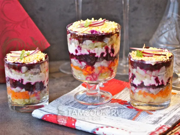 Фото готового блюда: Селедка под шубой порционно