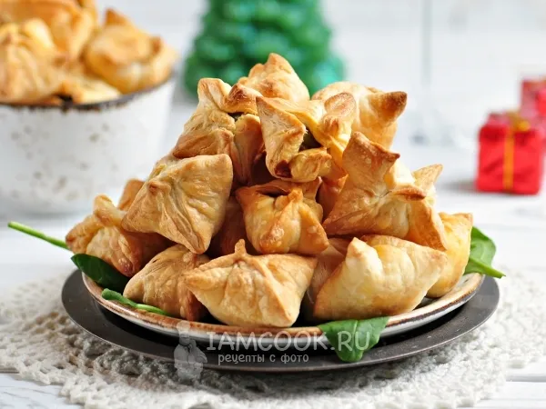 Фото блюда: Закусочные оливки, запеченные в слоеном тесте