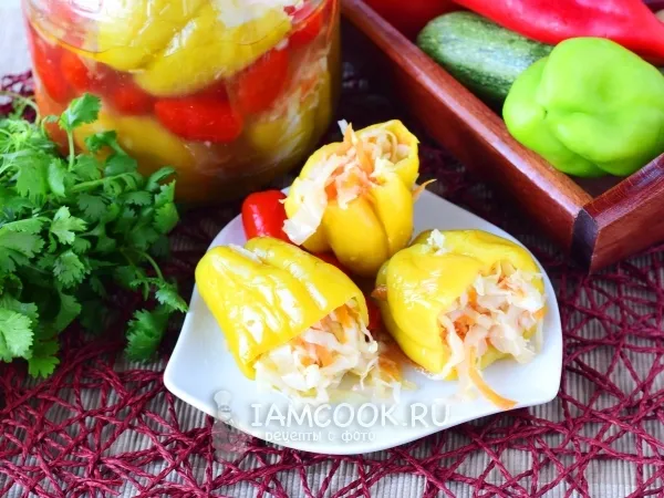 Фото блюда: Перец, фаршированный капустой и морковью на зиму