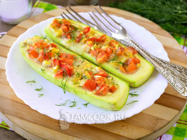 Фото блюда: Лодочки из кабачков с помидорами в духовке