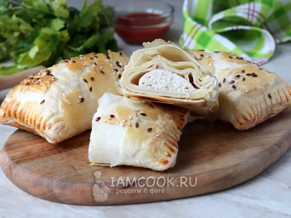 Фото готового блюда: Слойки с фаршем