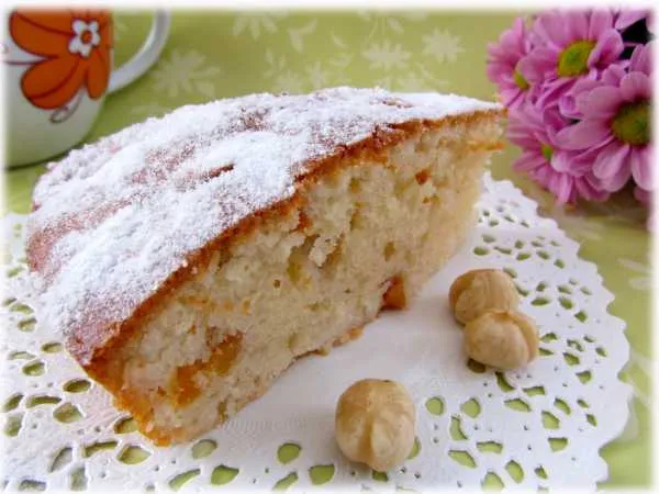 Фото готового блюда: Пирог на ряженке с курагой и орехами