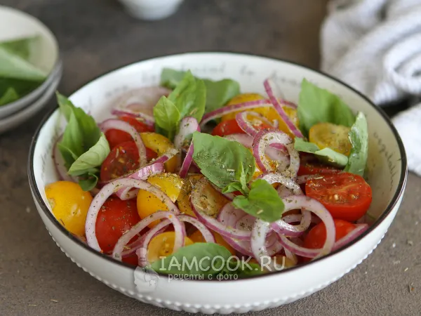 Фото блюда: Салат из помидоров, базилика и лука
