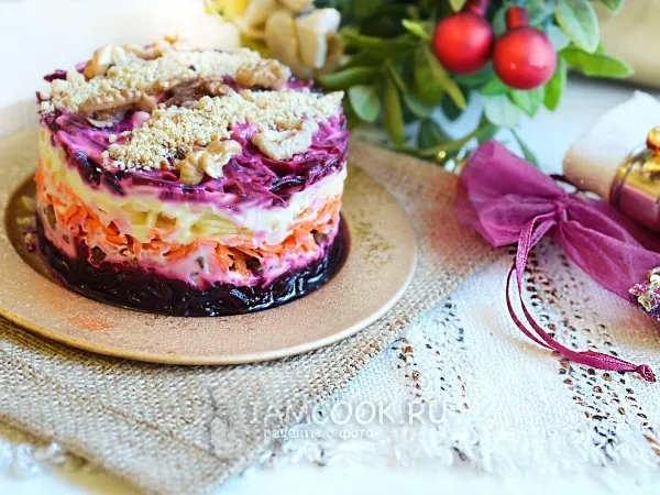 Фото блюда: Свекольный салат с изюмом