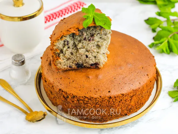 Фото блюда: Пирог с вареньем из черной смородины