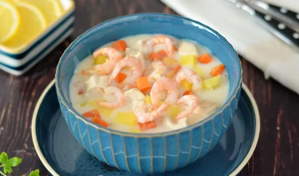 Фото блюда: Сырный суп с курицей и креветками