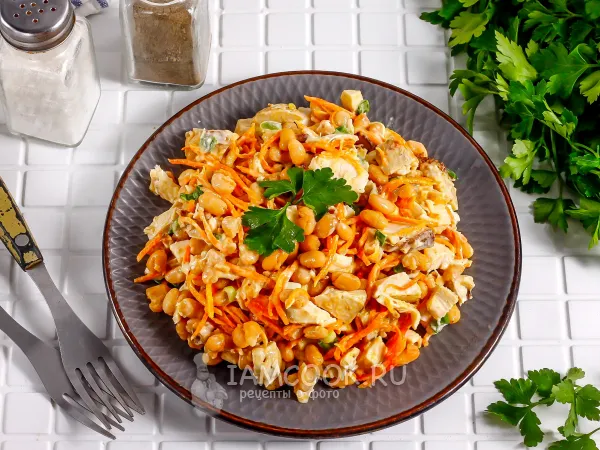 Фото блюда: Салат с корейской морковью, фасолью и курицей