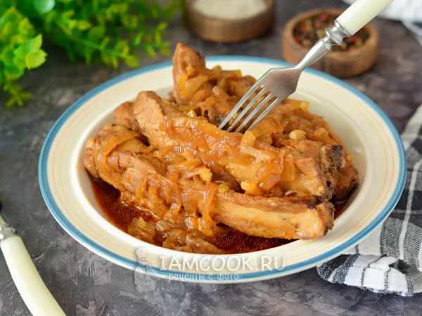 Фото блюда: Свиные ребрышки в пиве на сковороде