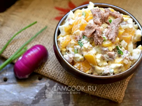 Фото блюда: Салат с печенью трески и персиком